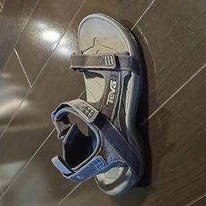 Teva Tanza Saldles Men's Size 8.5 US